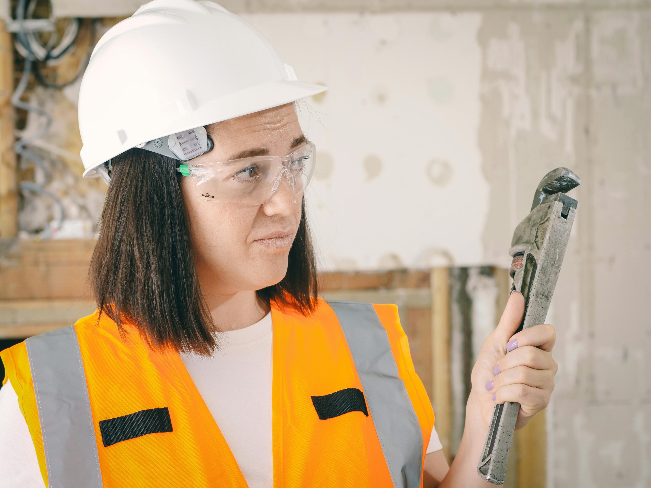 Wasserschaden Notdienst: Reparaturen bei Wasserschäden im Handumdrehen